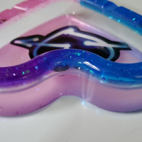 Resin ashtray - Picture 7 of 8